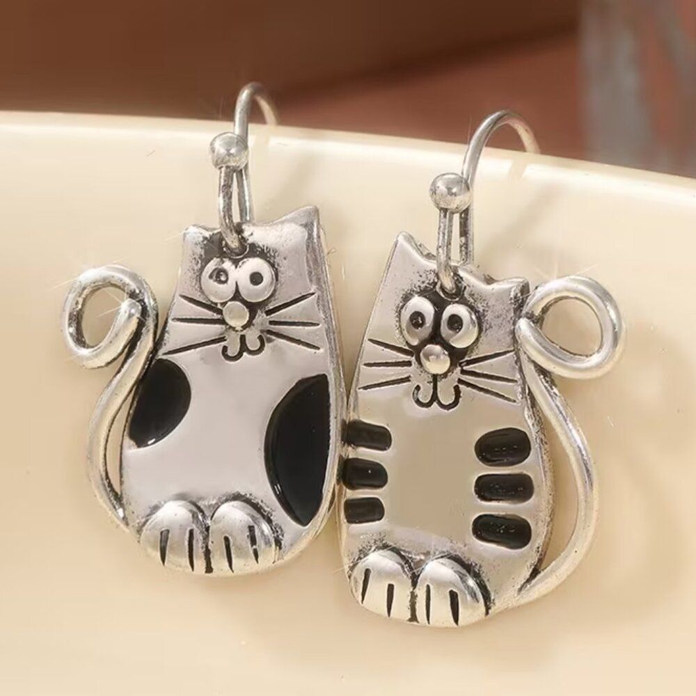 NWT Cat Earrings Vintage Styled Silver-Tone Finish Whimsical Fluffy Kitty